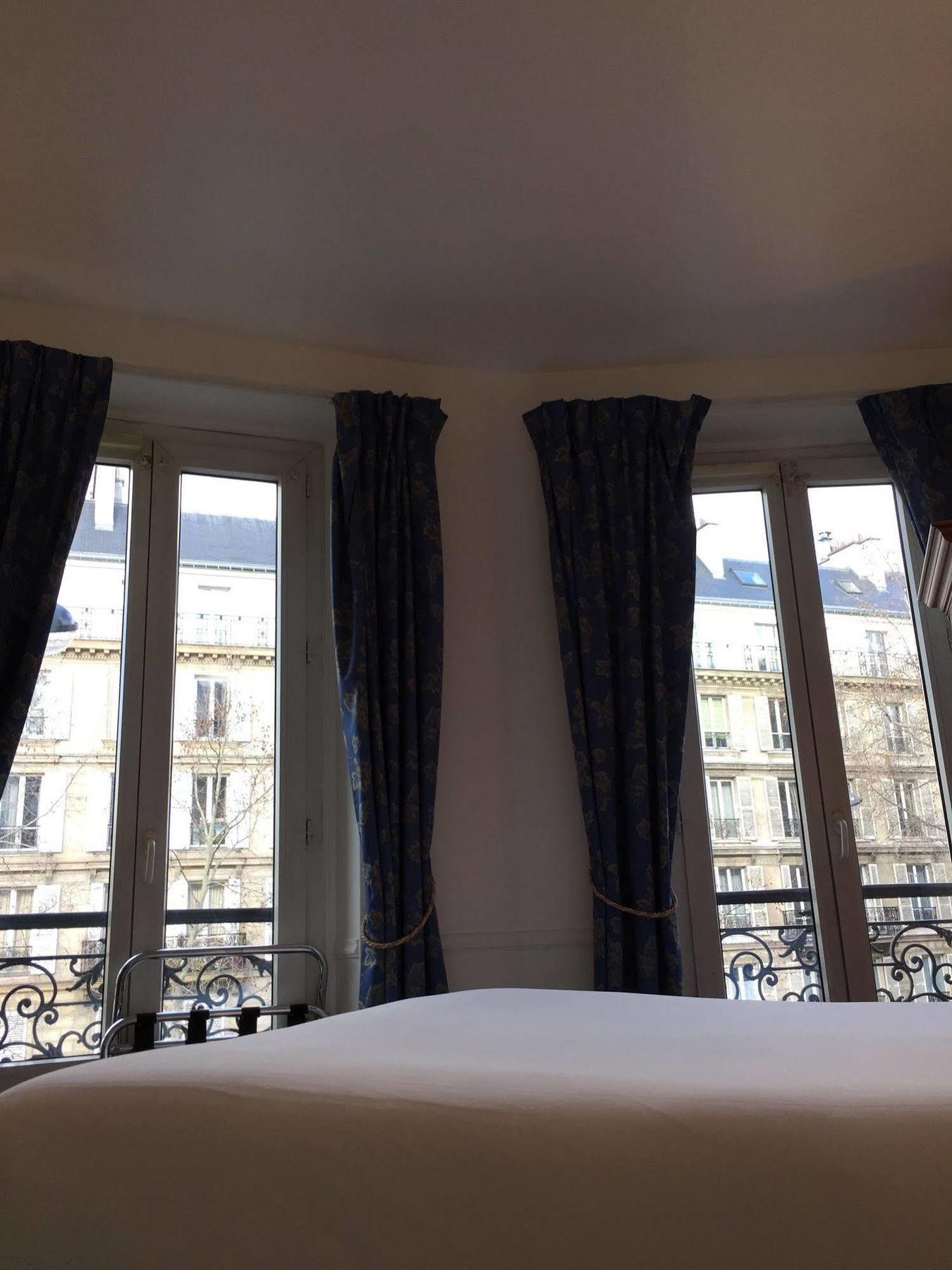 Hotel Avama Prony ปารีส ภายนอก รูปภาพ